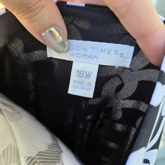 London Times NWT Black & White Geo Wrap Dress, Size 18W - Picture 9 of 11